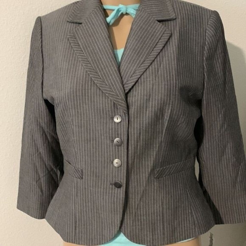 NWT Tahari Pinstripe Fitted Jacket
